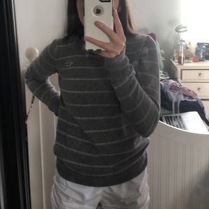 xs hollister sweater